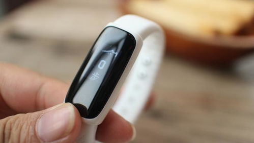 女生专属智能手环 不止于科技，更关乎美学与关怀